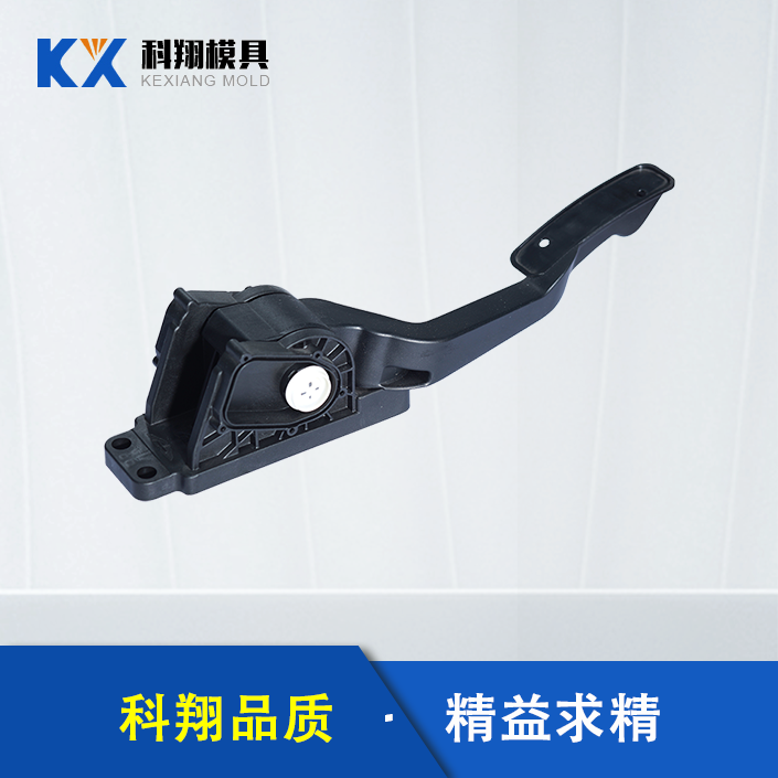 塑膠模具是什么？塑膠模具對比塑料模具有什么區(qū)別？